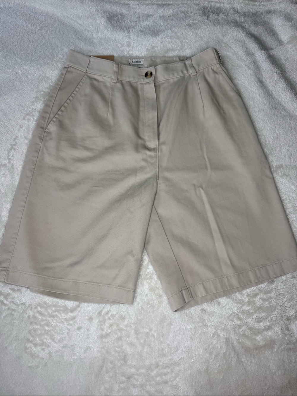 L.L.Bean Original Fit Bermuda Shorts Khaki Beige Size 8 Regular NWT